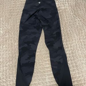 Black camo leggings